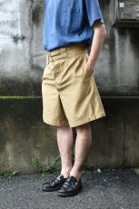 画像2: [DEADSTOCK] 90's ITALIAN ARMY gurkha shorts -cotton sateen- (2)