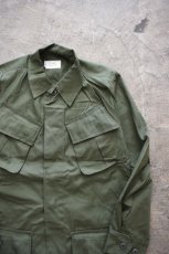 画像6: [DEADSTOCK] 70's US ARMY jungle fatigue jacket (6)